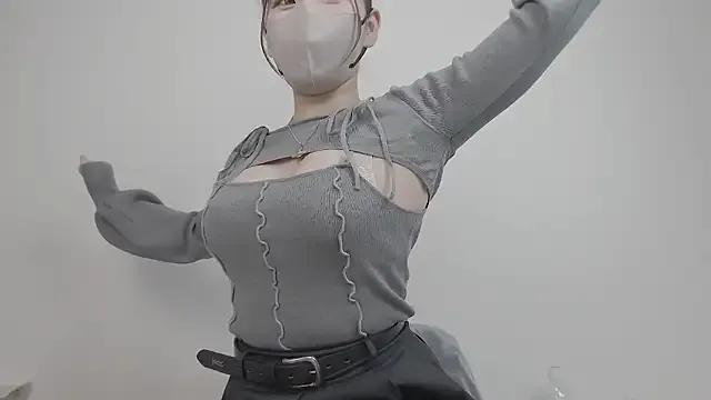 CocoaMilk18 on StripChat