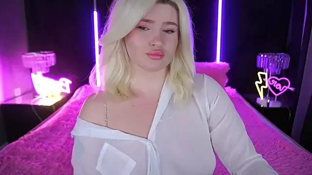 CocoSecretss on StripChat 