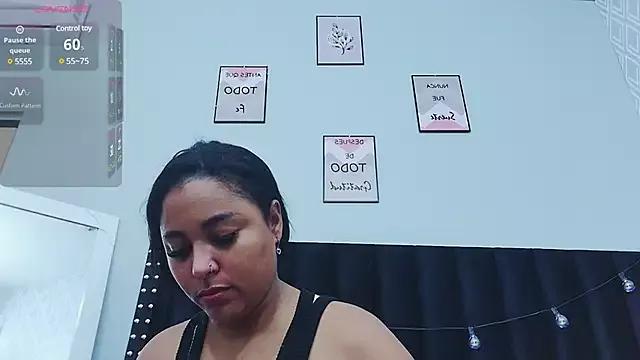 colombiamommy on StripChat 