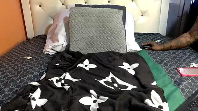 creamyamber on StripChat 