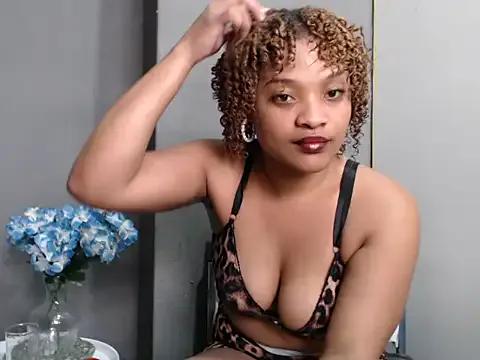CREAMYCUPCAKExxx — vibe my clit daddybear