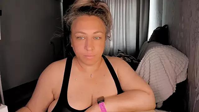 CumOnMy_Tits on StripChat