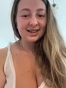 curvyflawless on StripChat 