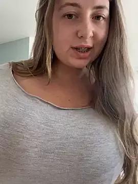 curvyflawless on StripChat 