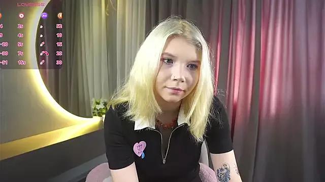 DaisyElmers on StripChat 