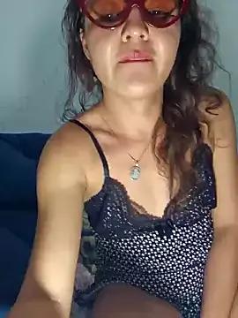DaniCavalera — I WANT TO FEEL YOUR VIBES BBY :devil: