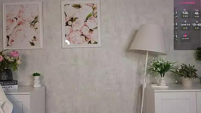 Darina_Adams on StripChat 
