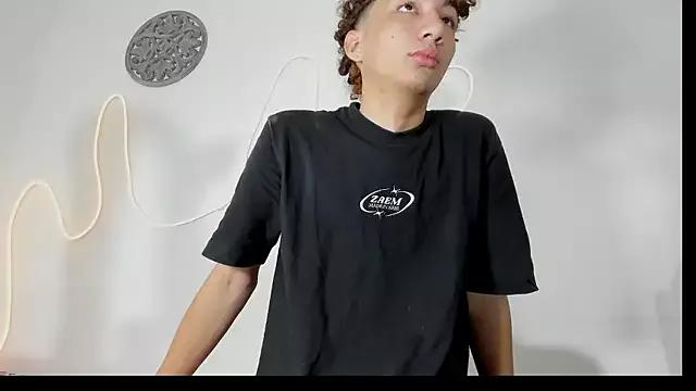 Darkknightx01 on StripChat 