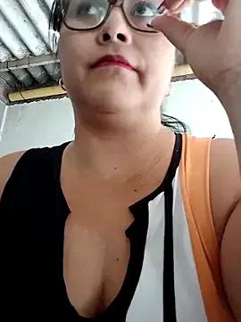 Dirty-Momm-Divorced-Hot on StripChat 