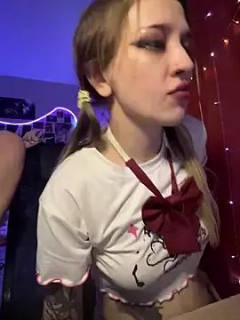 Dooubletroublee on StripChat 