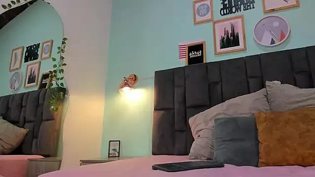 DulceAurora__ on StripChat 