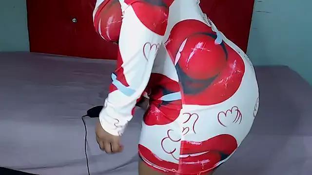 StripChat EbonyBentley is Freechat EbonyBentley — finger pussy till it squirts