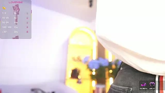 elasummer on StripChat