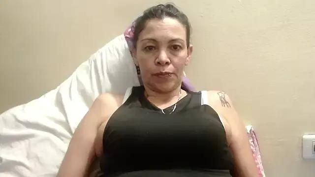 electra-mommy on StripChat 