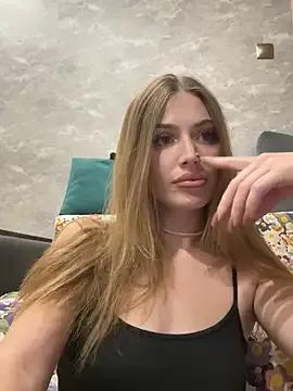 Elizabeth_Tay — Make me happy
