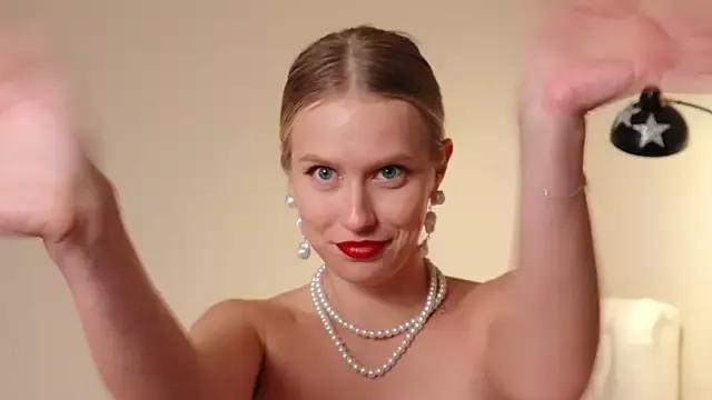 ella_twinkl on StripChat 