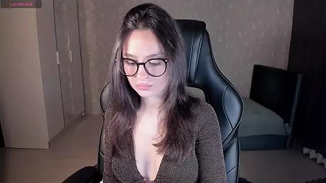 EllaFresh on StripChat 