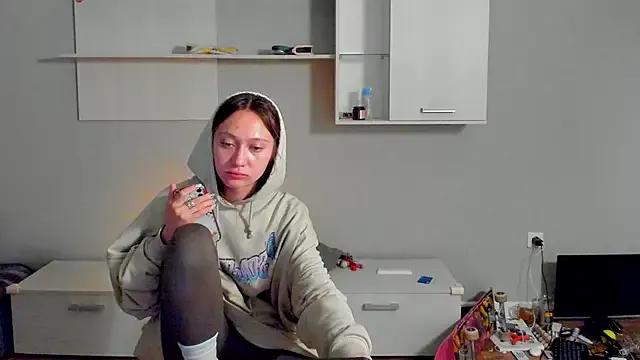 EllaSky_xoxo on StripChat 