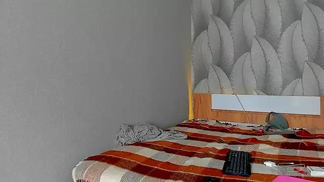 EllaSky_xoxo on StripChat 