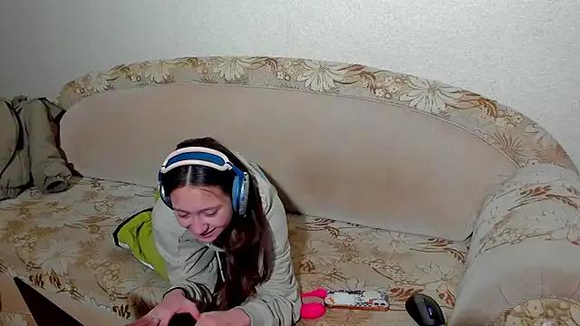 EllaSky_xoxo on StripChat 