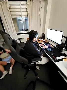 Elnonoykeila77 on StripChat