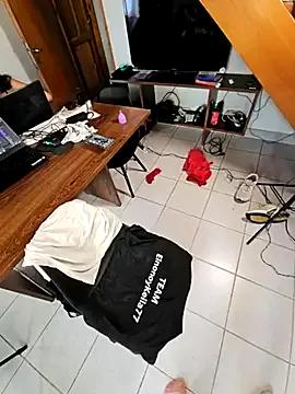 Elnonoykeila77 on StripChat