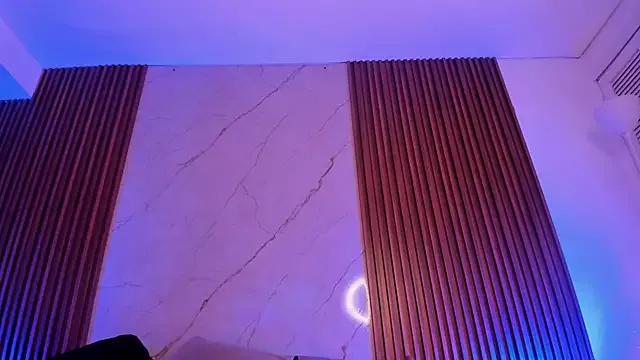 StripChat Emiilycollins is Freechat Emiilycollins — RIDE TORSO AND SHOW SQURT (LEGS OPEN)