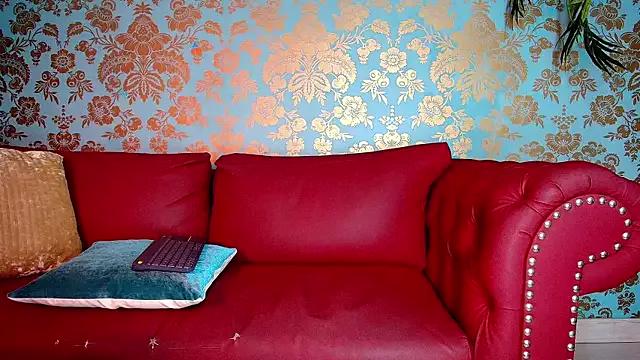 EmmaReyez on StripChat 