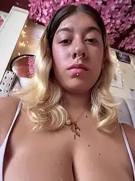 Enyeld_ruru on StripChat 