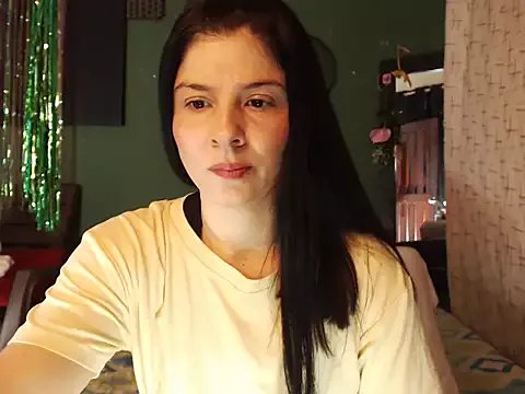 Estefani_32 on StripChat 