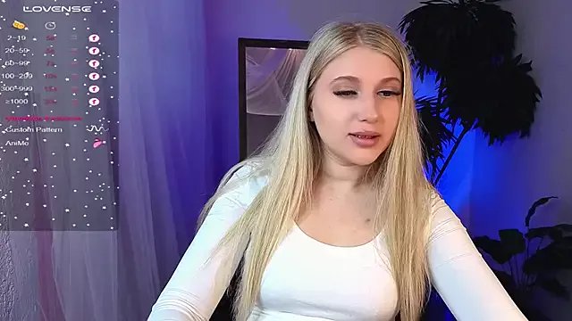 Evacadooo on StripChat