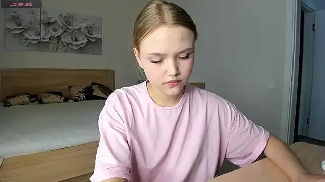 flooora_0 on StripChat 