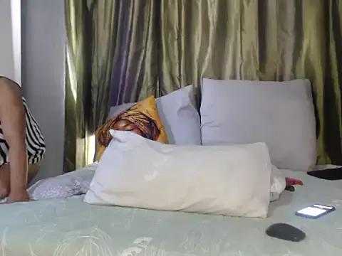 Foxybrownxx1 on StripChat 