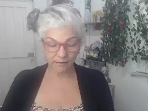 FunnyGrandma on StripChat 