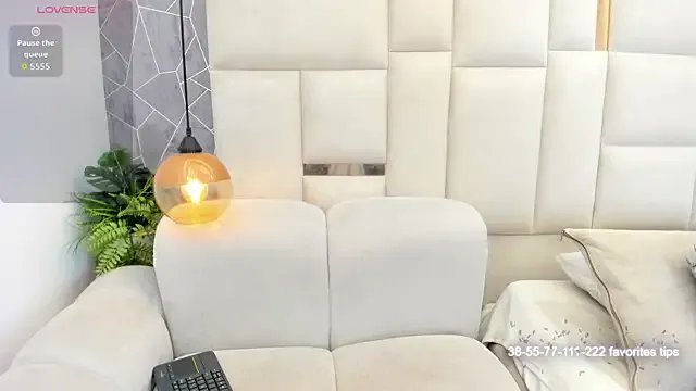 greeta_chars model from StripChat