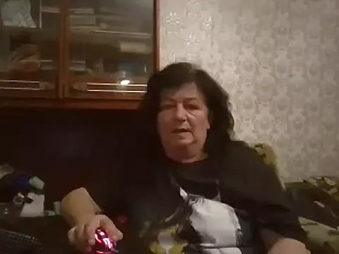 GypsiQueen2 on StripChat 