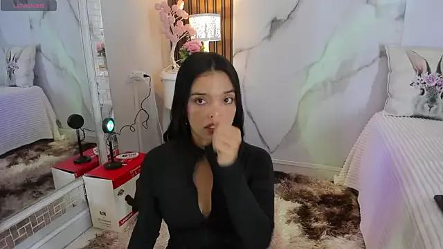 hannahill69 on StripChat 