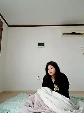 hello098712 on StripChat 