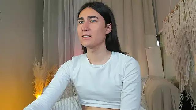 HeyAlena on StripChat