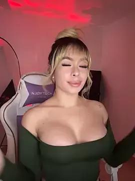 Holli_woul on StripChat 