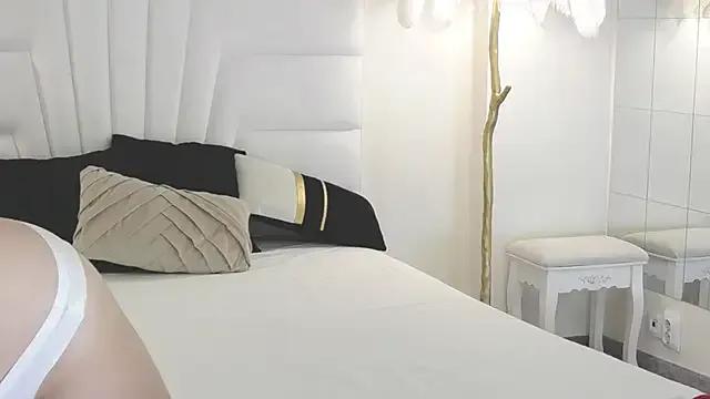 JennaClover — Undress me! Slow strip