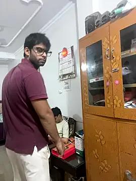 john_desihunks on StripChat