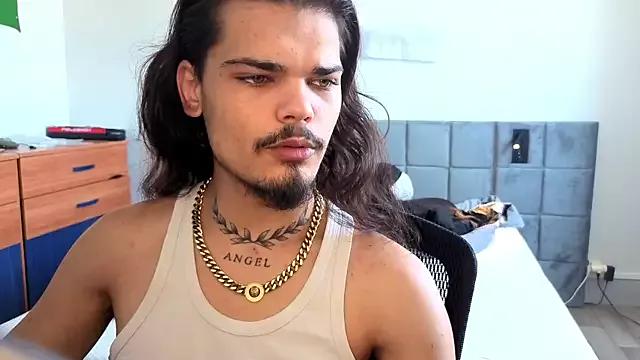 JordanShow on StripChat 