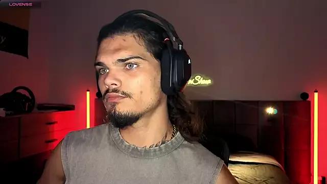 JordanShow on StripChat 