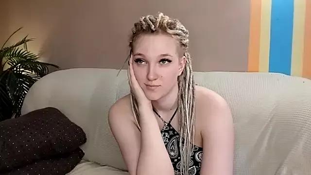 julielourens on StripChat 
