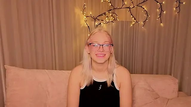 KaraLiin &mdash; Freechat, 23 years old, 10 viewers