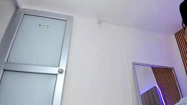 Freechat kareena_basu on StripChat