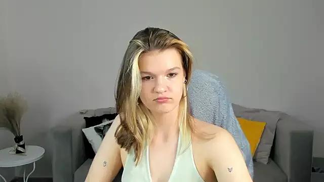 Kati_Li on StripChat 