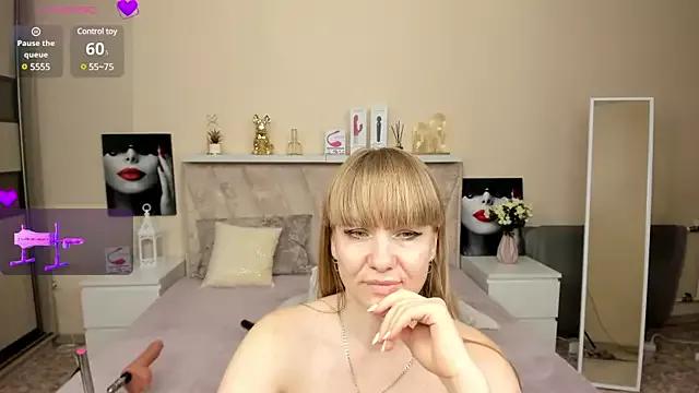 KattyPeachX on StripChat 