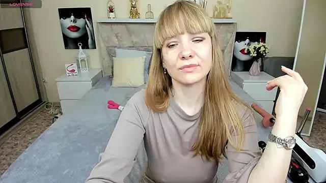 KattyPeachX on StripChat 